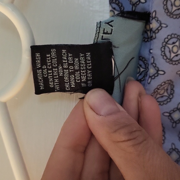 Like New! Cynthia Rowley sleeveless blouse. - Picture 6 of 7